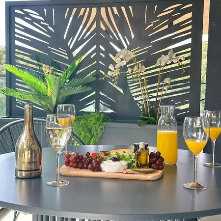 One-bedroom With Terrace The Sunset One -s2 Apartamento